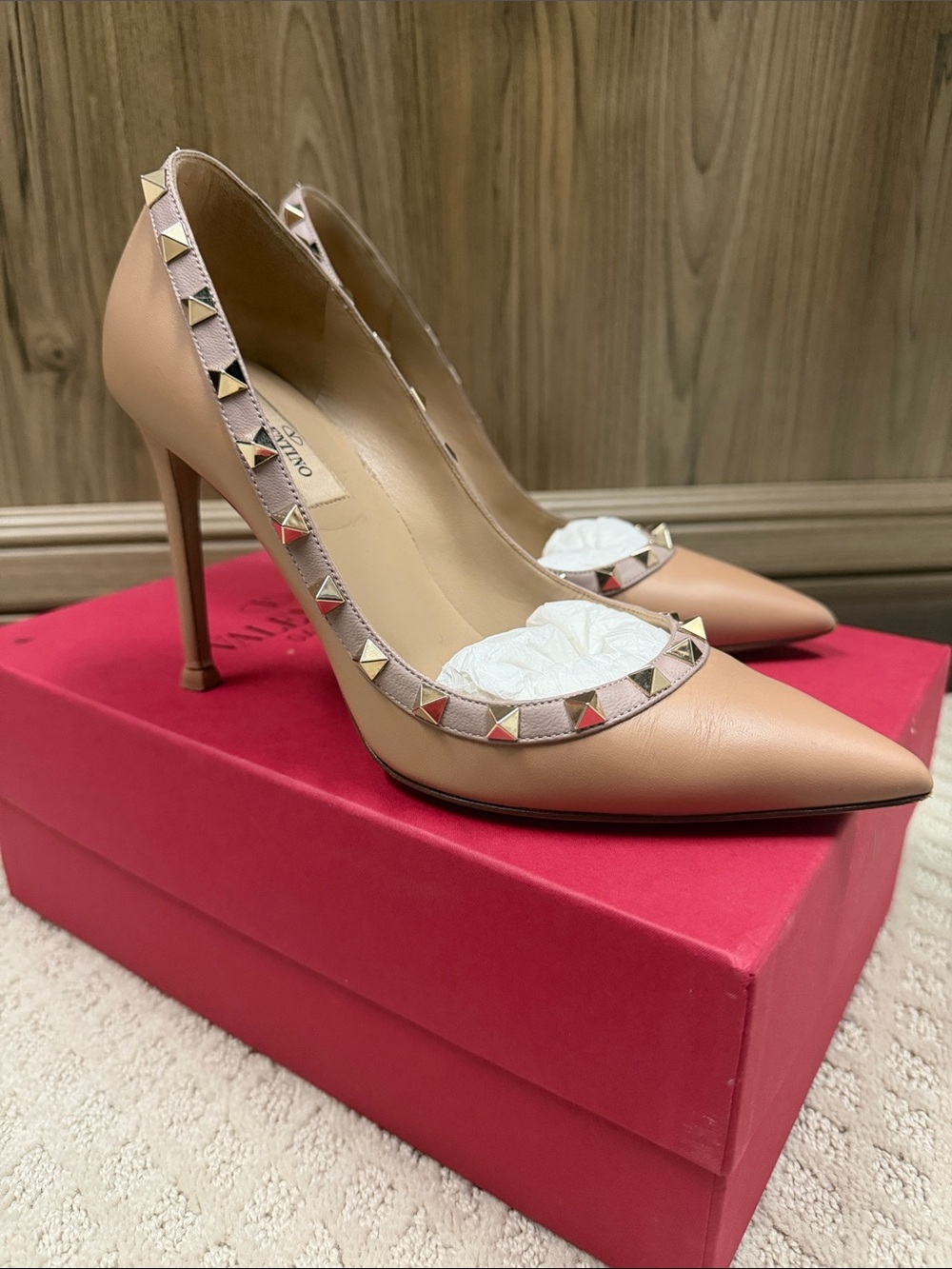 VALENTINO - Rock Stud Nude Leather Pointed Toe Pumps - size 37